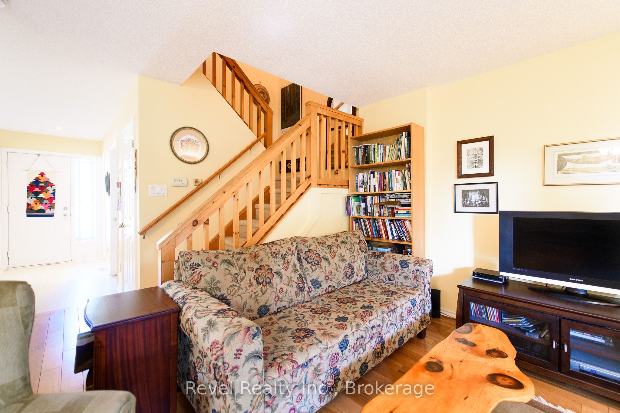 145 Fairway Crescent 51 Property Photo 5
