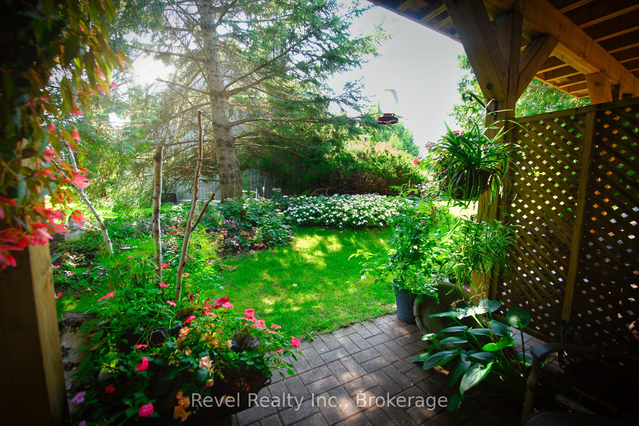 145 Fairway Crescent 51 Property Photo 11
