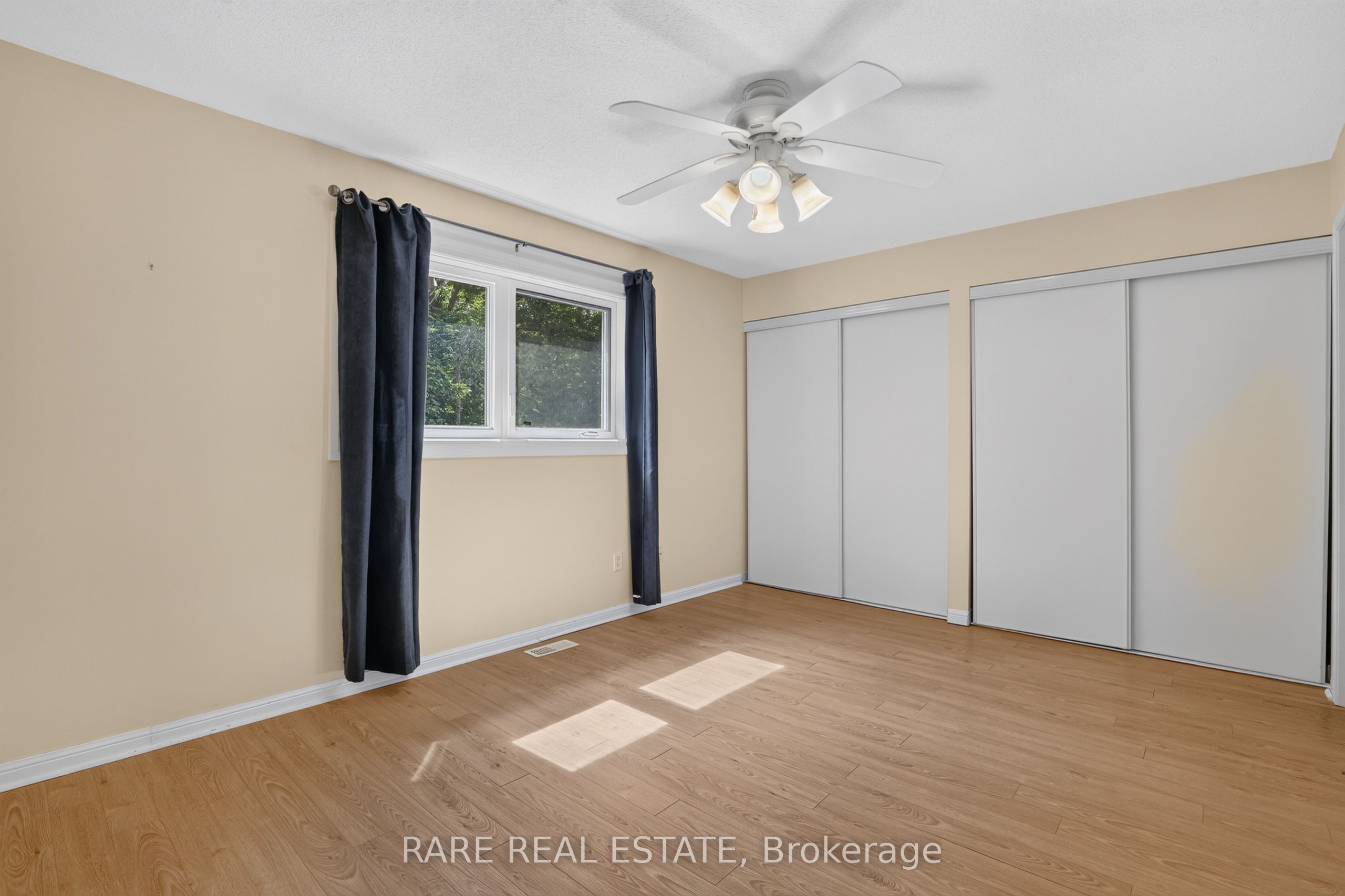 102 Hawthorne Crescent Property Photo 14