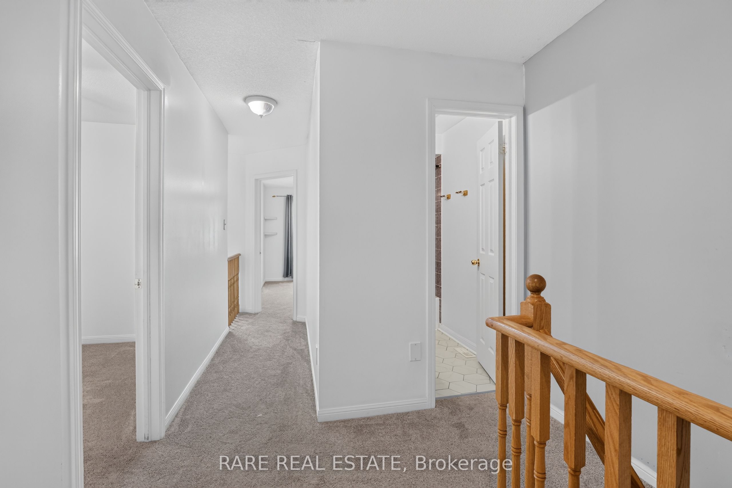 102 Hawthorne Crescent Property Photo 16