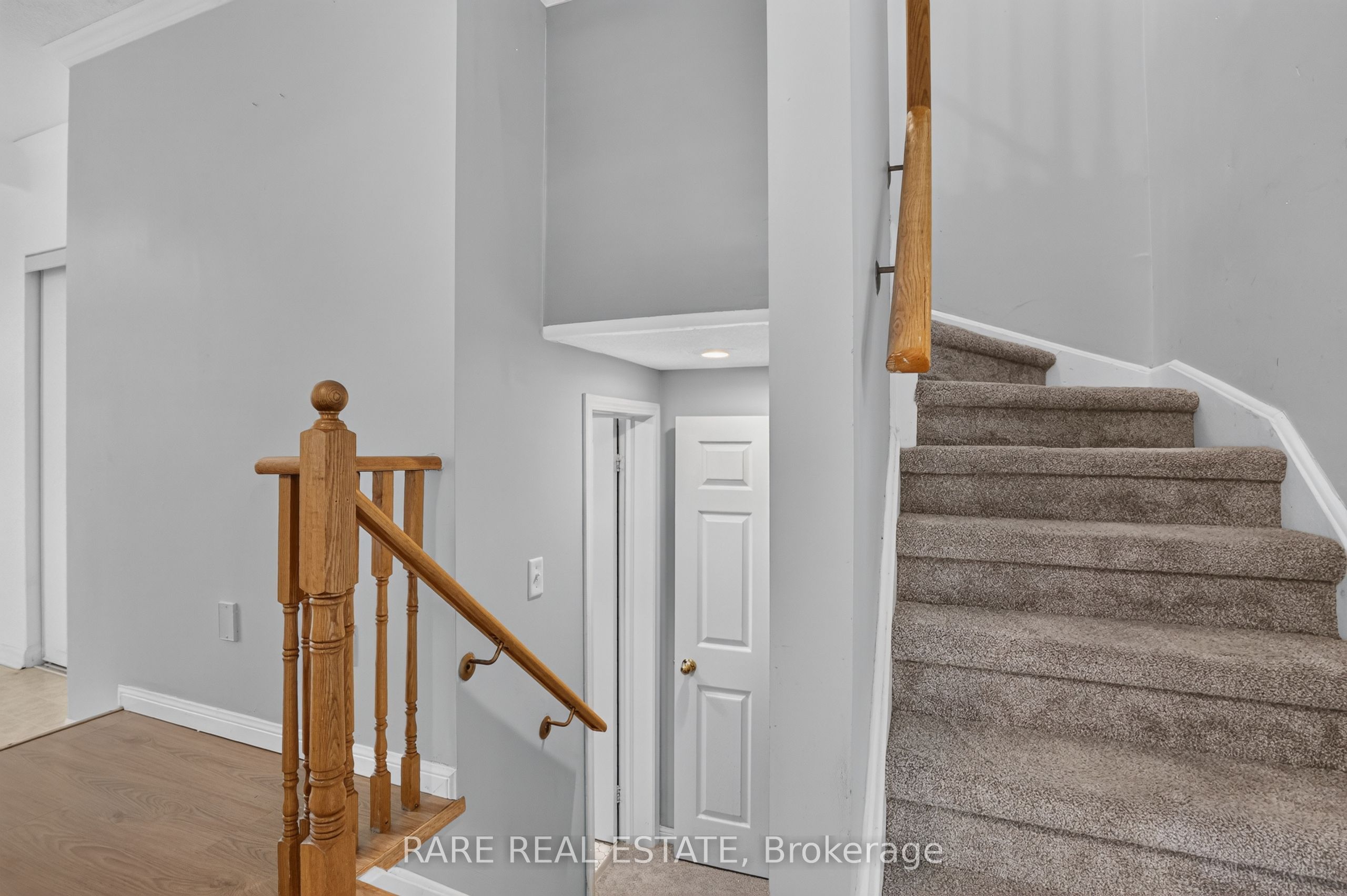 102 Hawthorne Crescent Property Photo 19