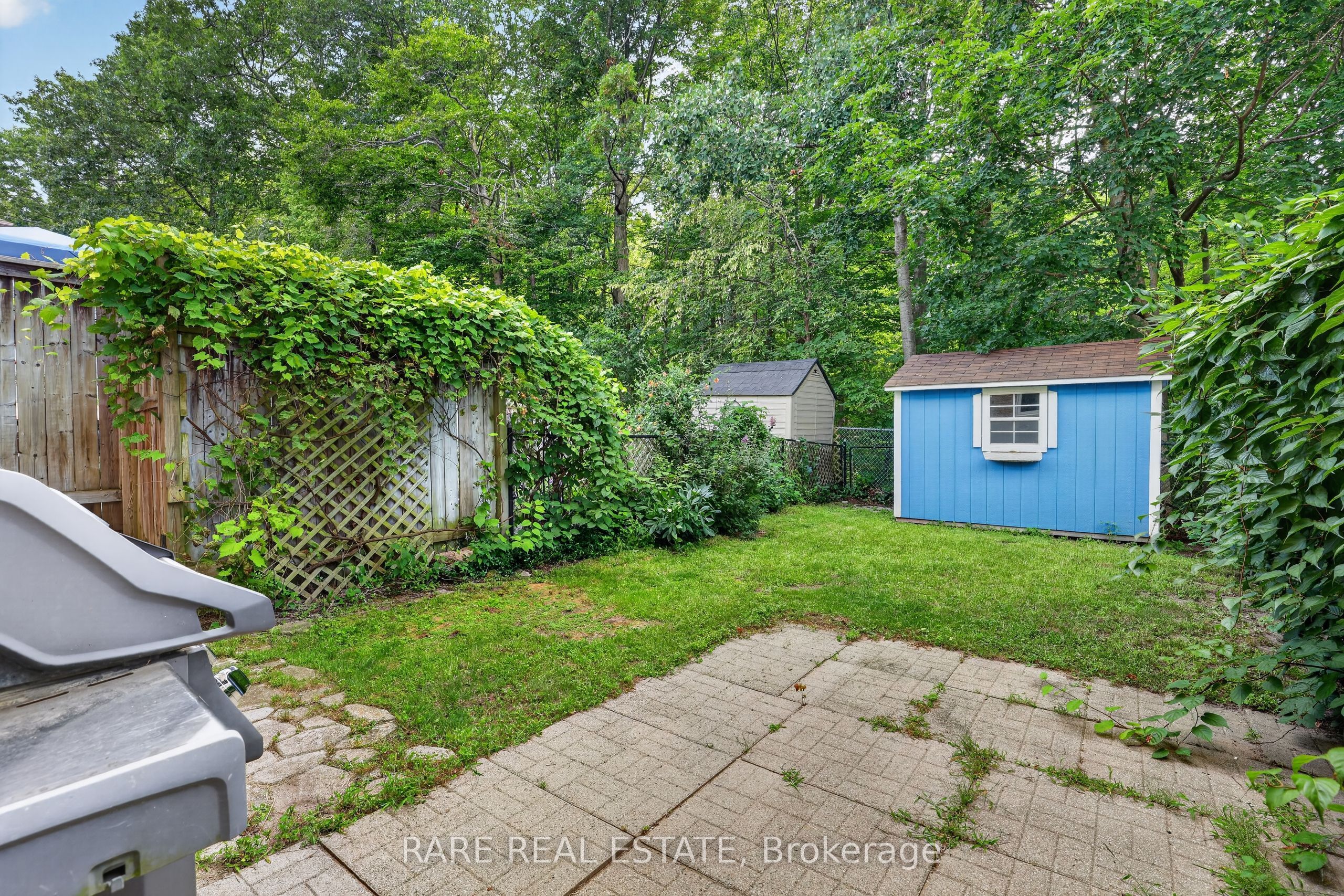 102 Hawthorne Crescent Property Photo 24
