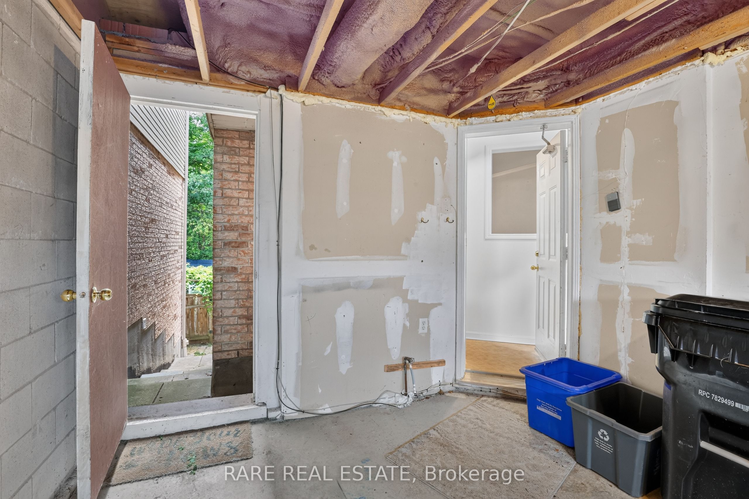 102 Hawthorne Crescent Property Photo 27