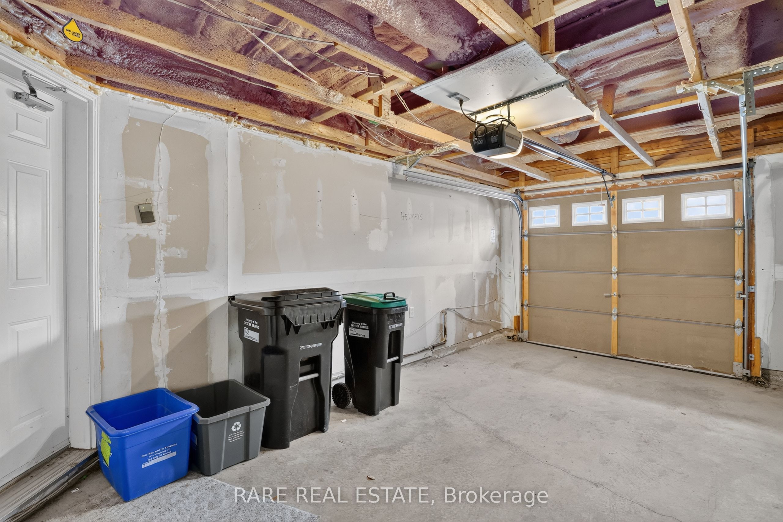 102 Hawthorne Crescent Property Photo 28