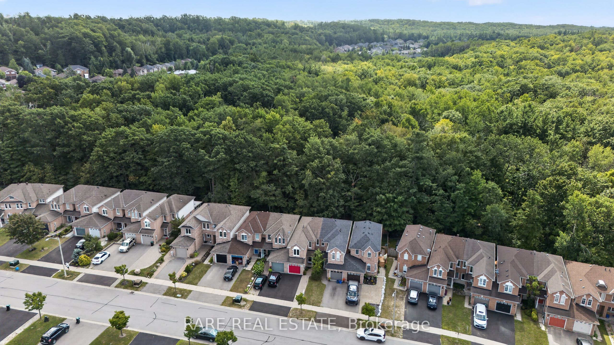 102 Hawthorne Crescent Property Photo 30