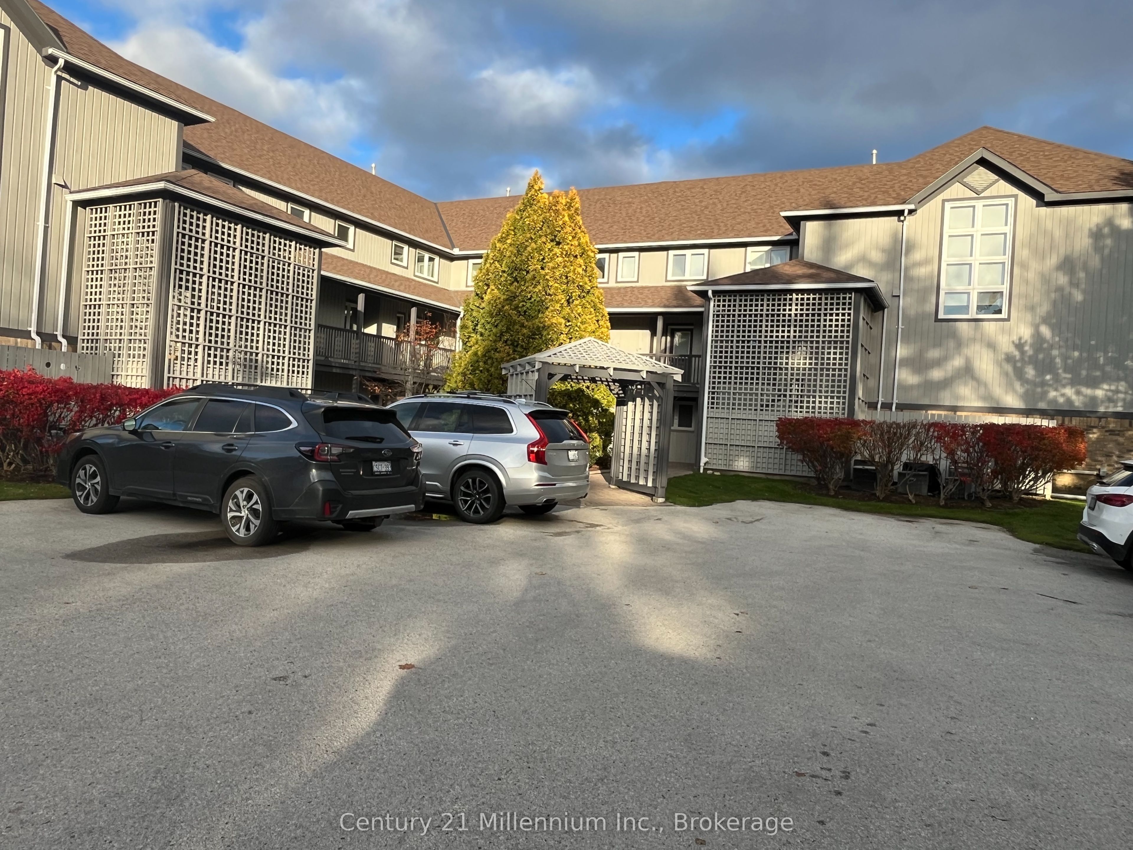 706 Johnston Park Avenue Property Photo 1