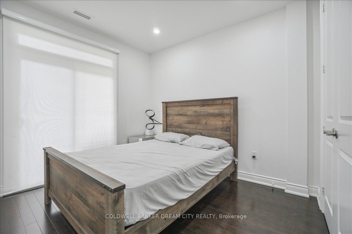 764 River Road E 111 Property Photo 12