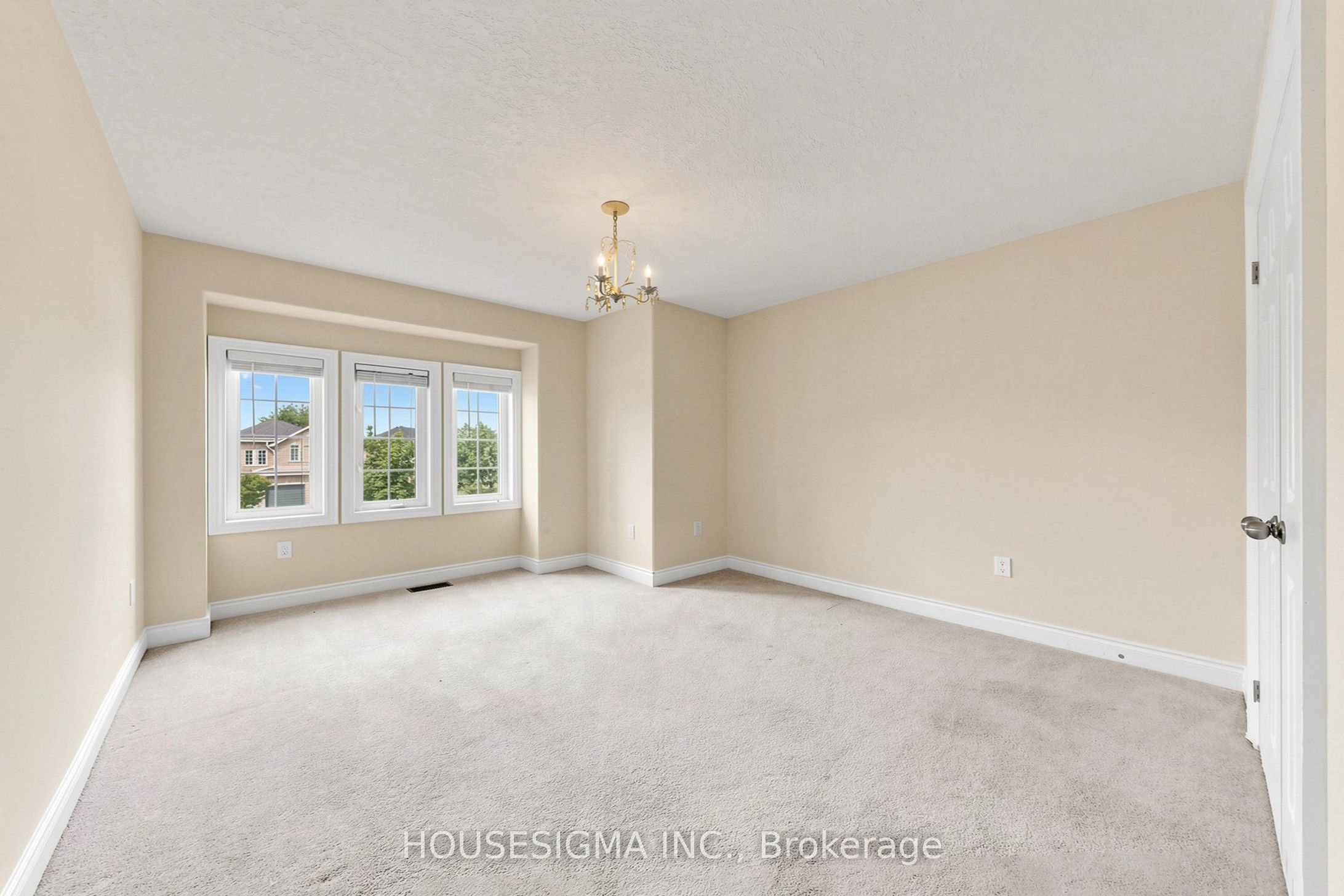 35 Auburn Court Property Photo 21