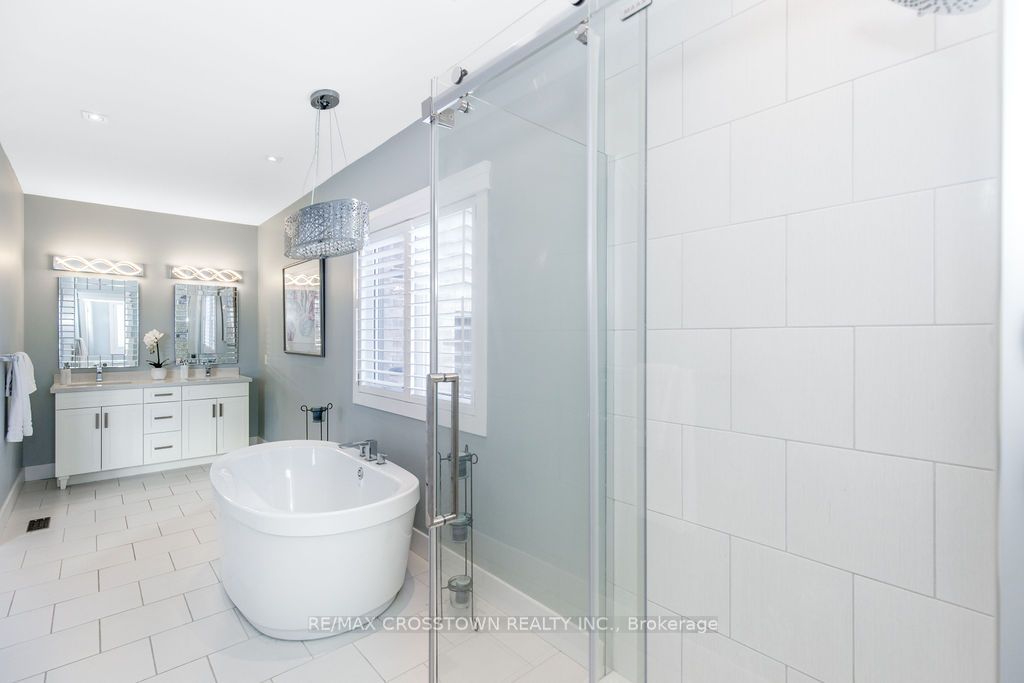 25 Mennill Drive Property Photo 19