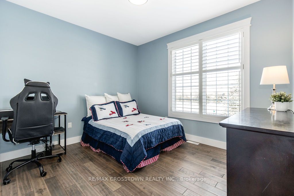 25 Mennill Drive Property Photo 24