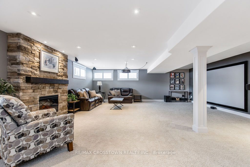 25 Mennill Drive Property Photo 27