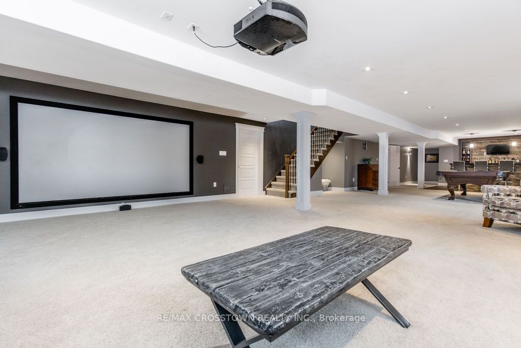 25 Mennill Drive Property Photo 29