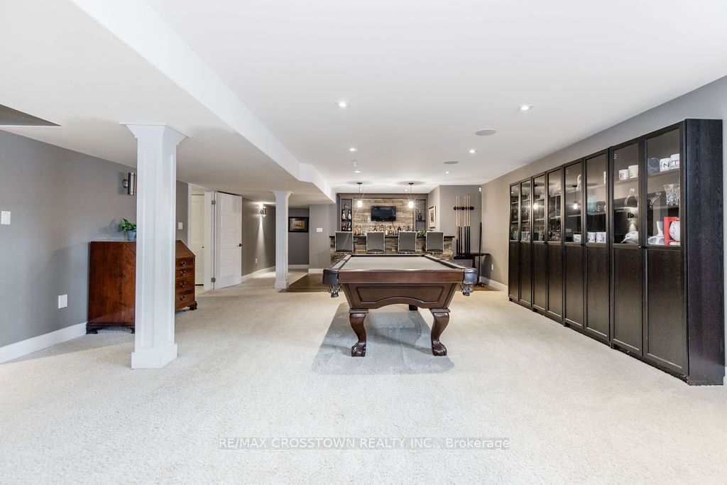 25 Mennill Drive Property Photo 30
