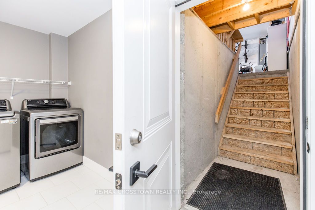 25 Mennill Drive Property Photo 34