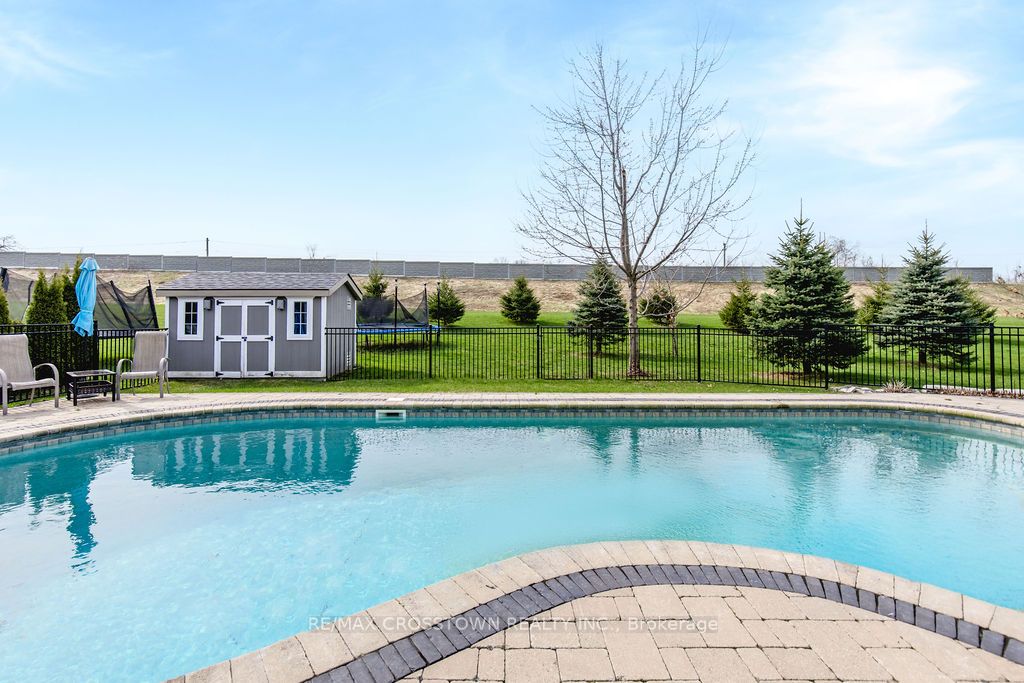 25 Mennill Drive Property Photo 42