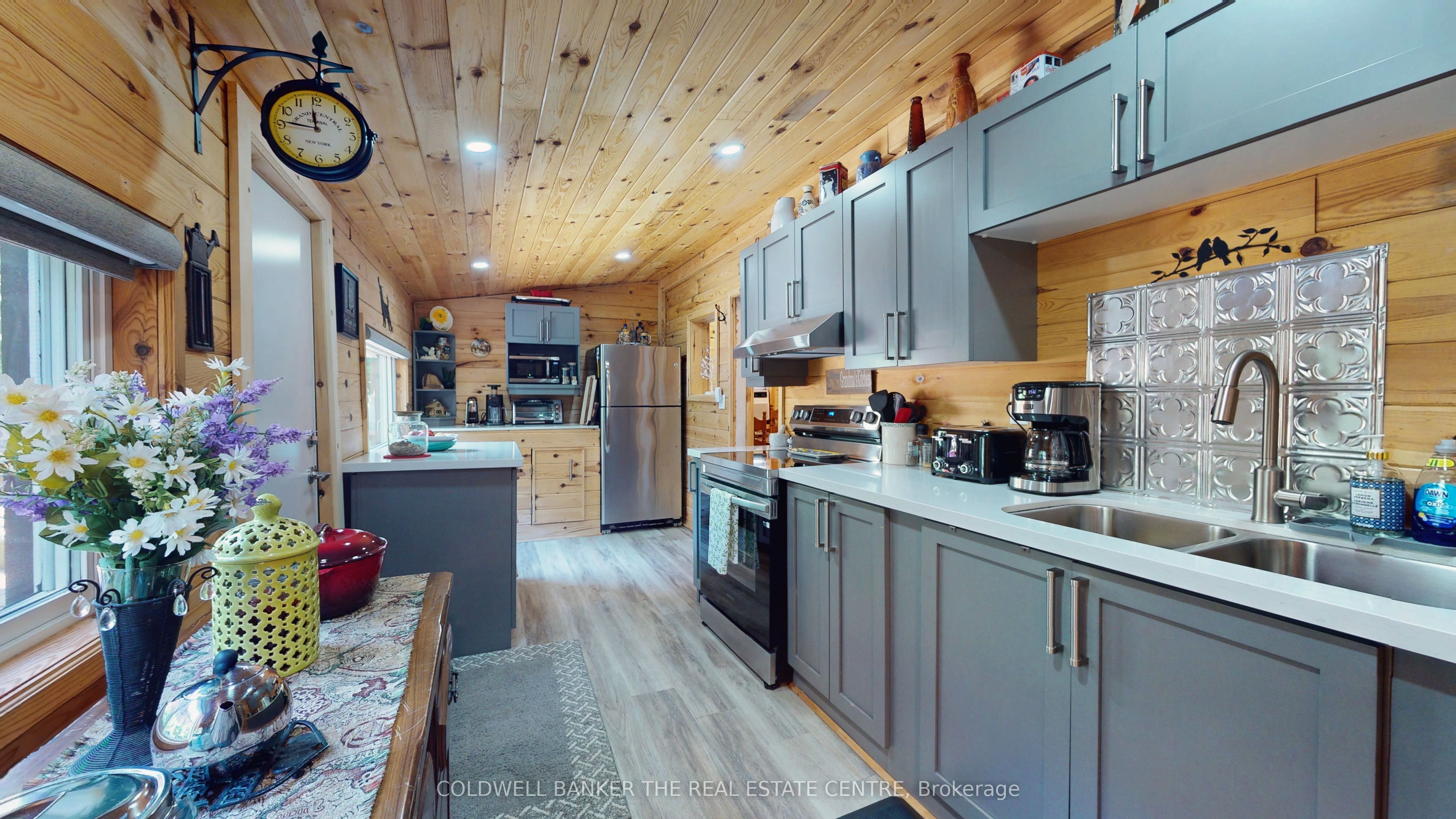 5594 Upper Big Chute Road Property Photo 6