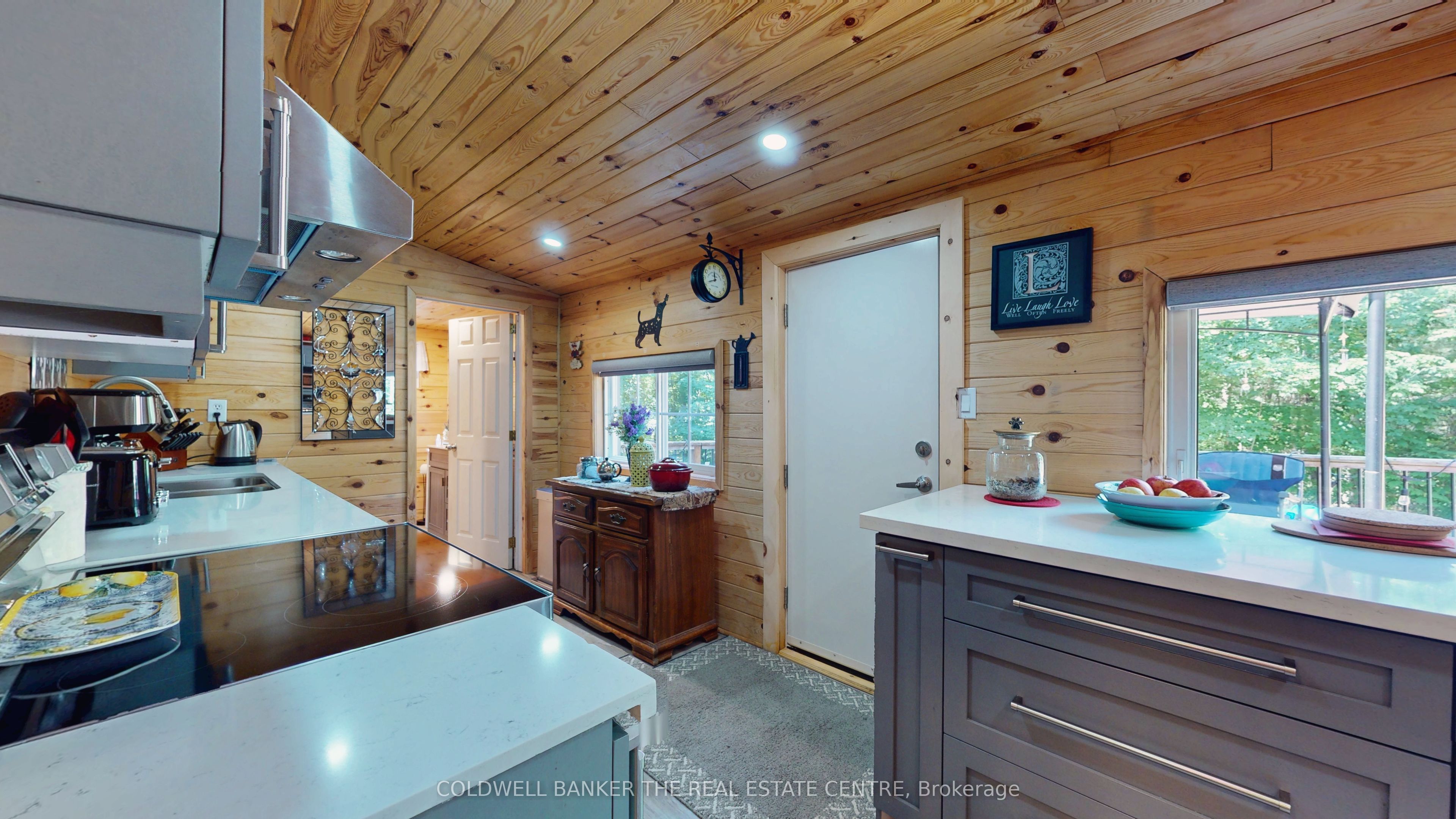 5594 Upper Big Chute Road Property Photo 7