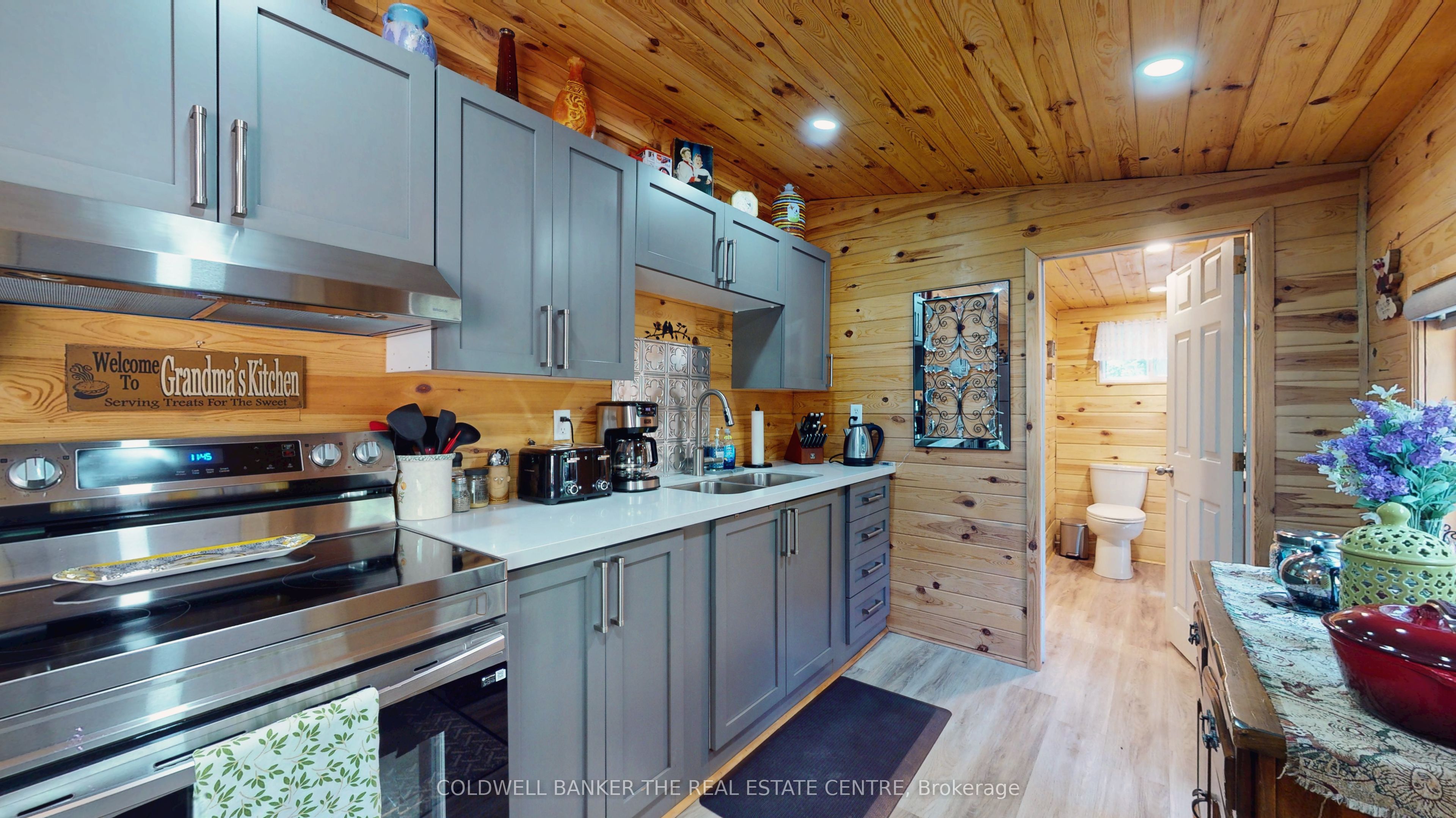 5594 Upper Big Chute Road Property Photo 8