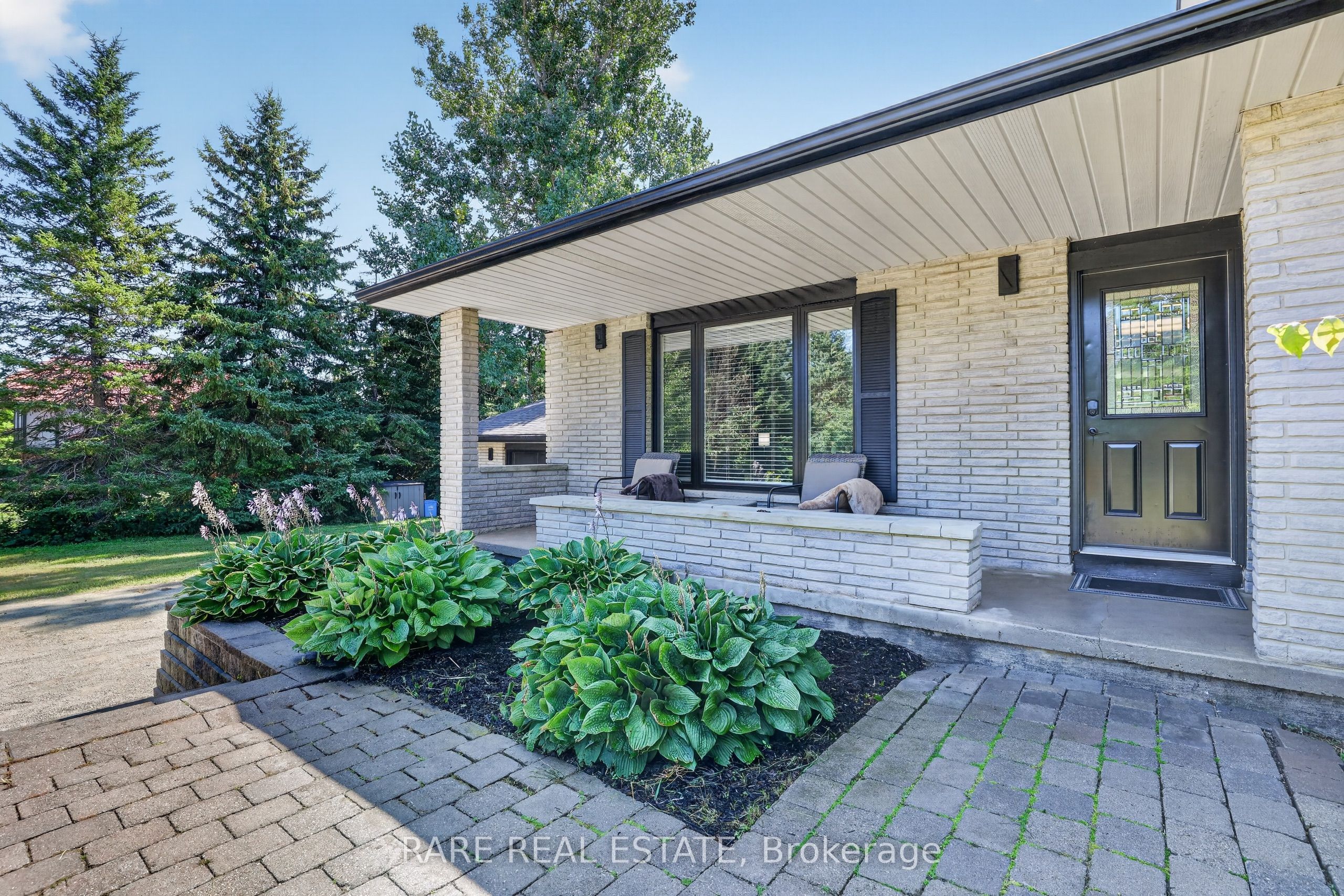 79 Caroline Street W Property Photo 5