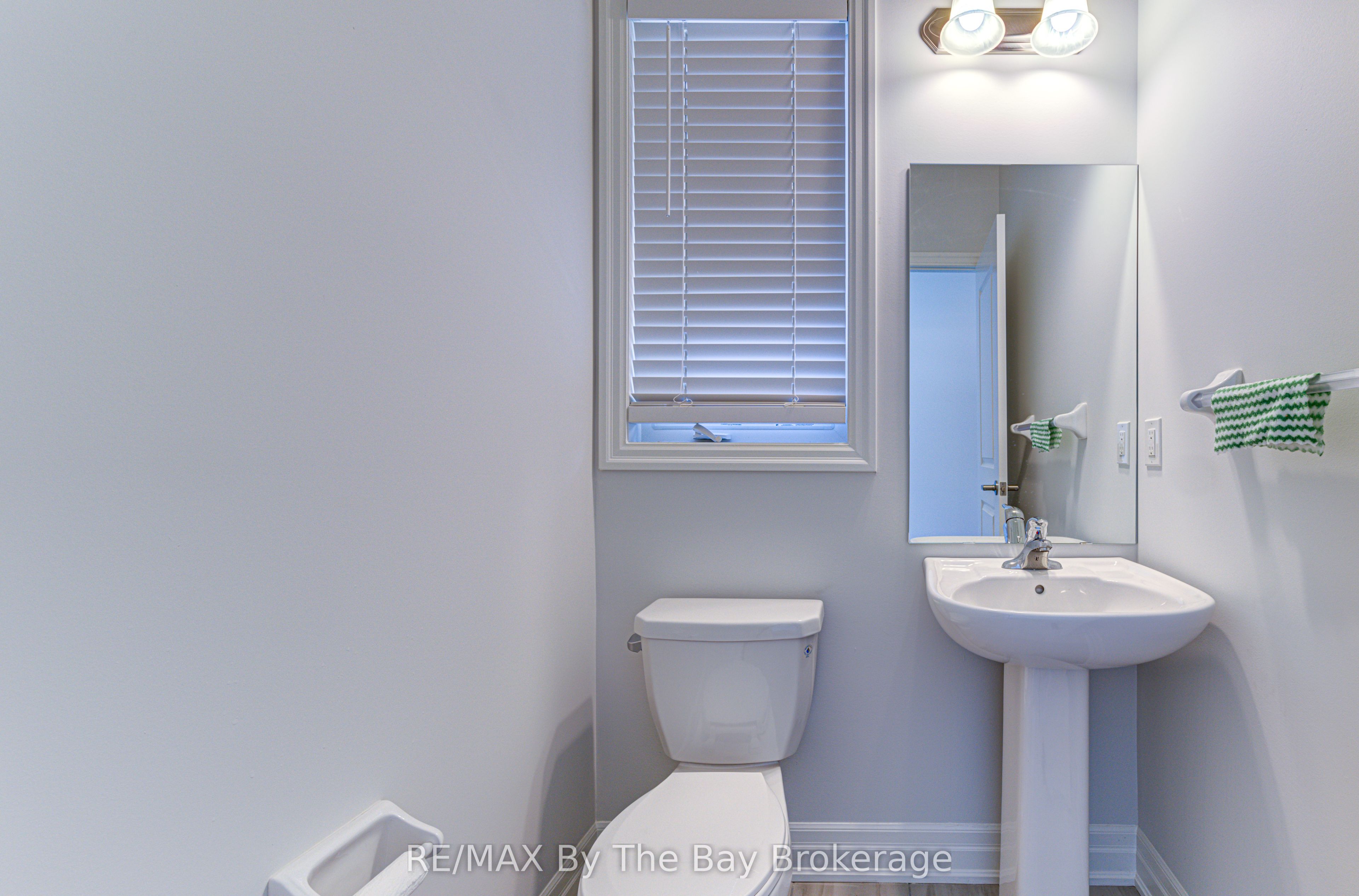 17 Rosanne Circle Property Photo 3