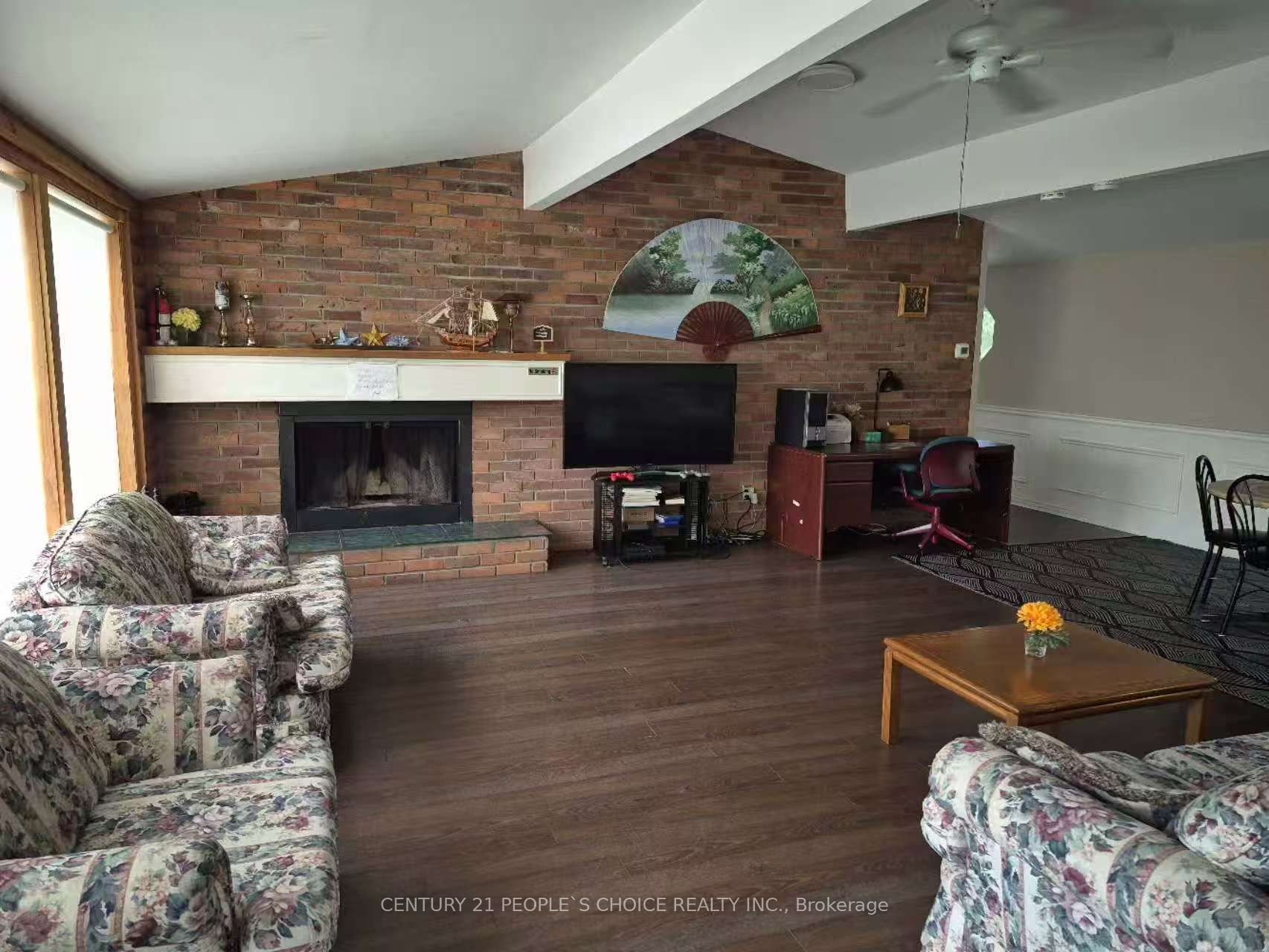 7696 South River Road Property Photo 9