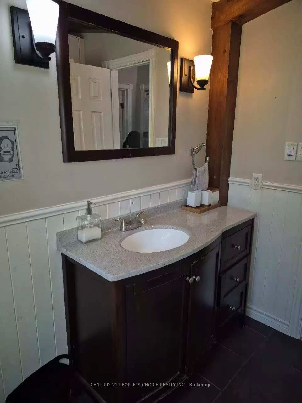 7696 South River Road Property Photo 14