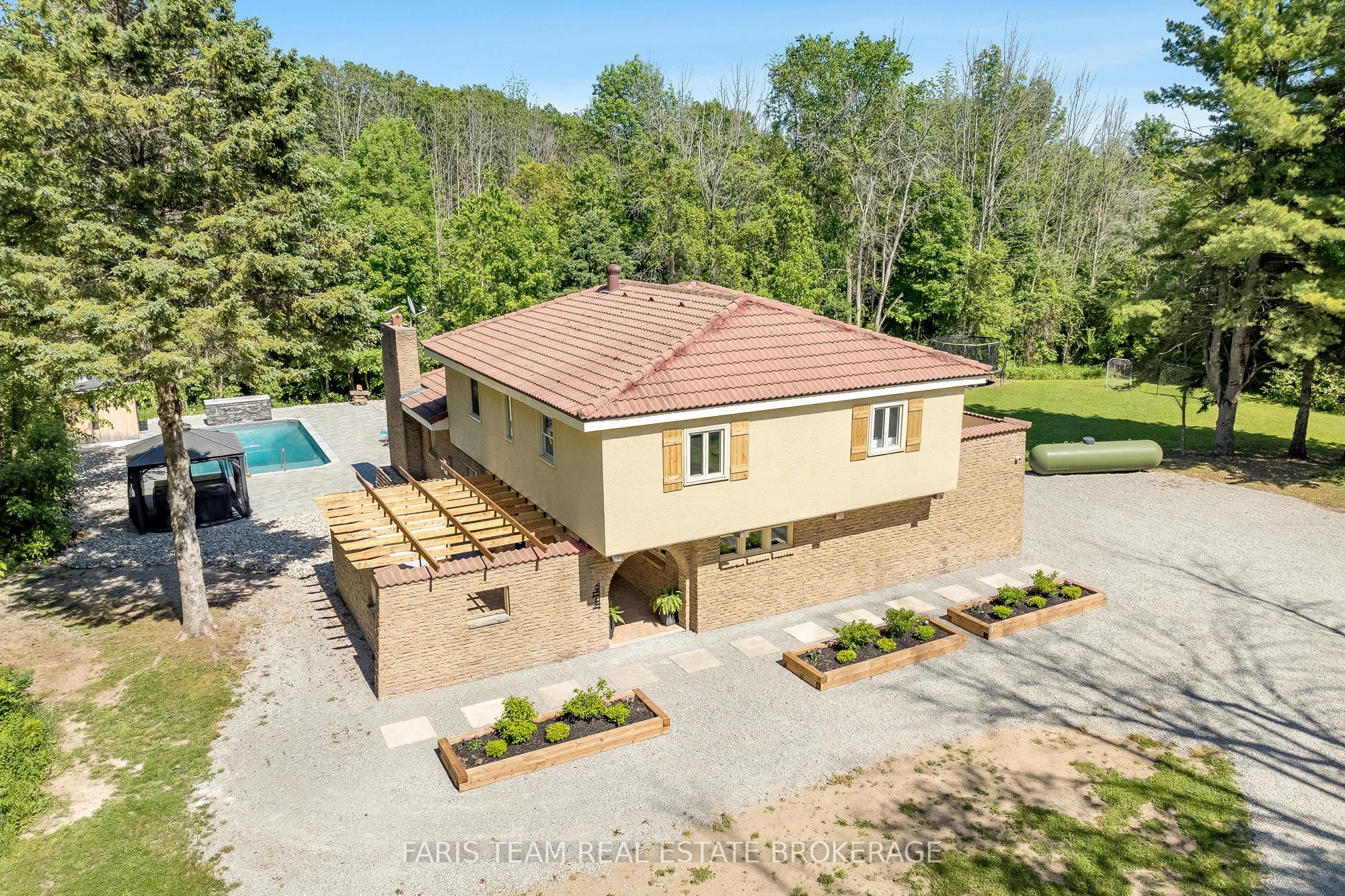 2087 Rumney Road Property Photo 3