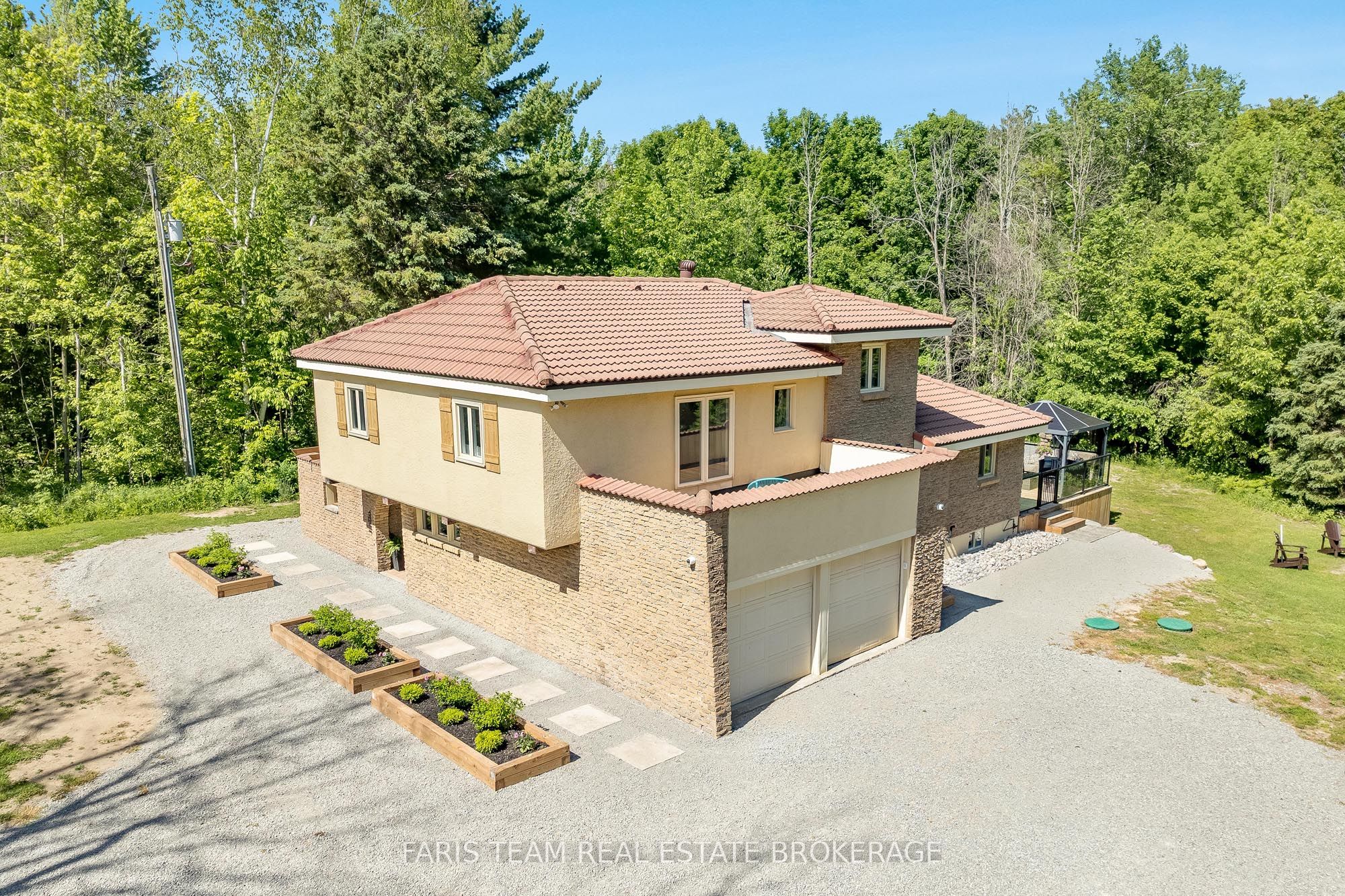 2087 Rumney Road Property Photo 4