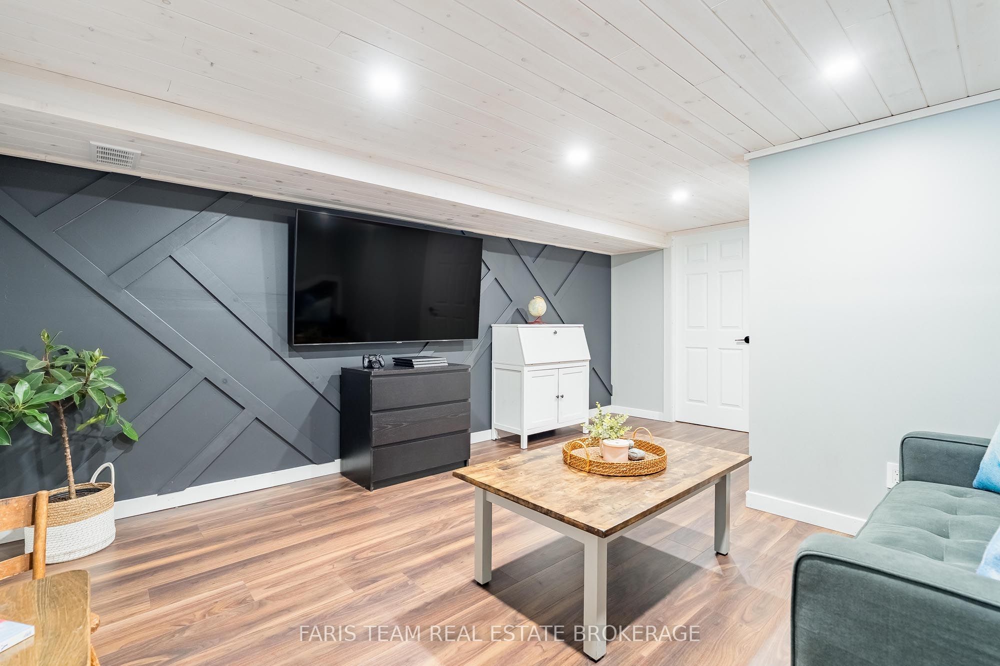 2087 Rumney Road Property Photo 32