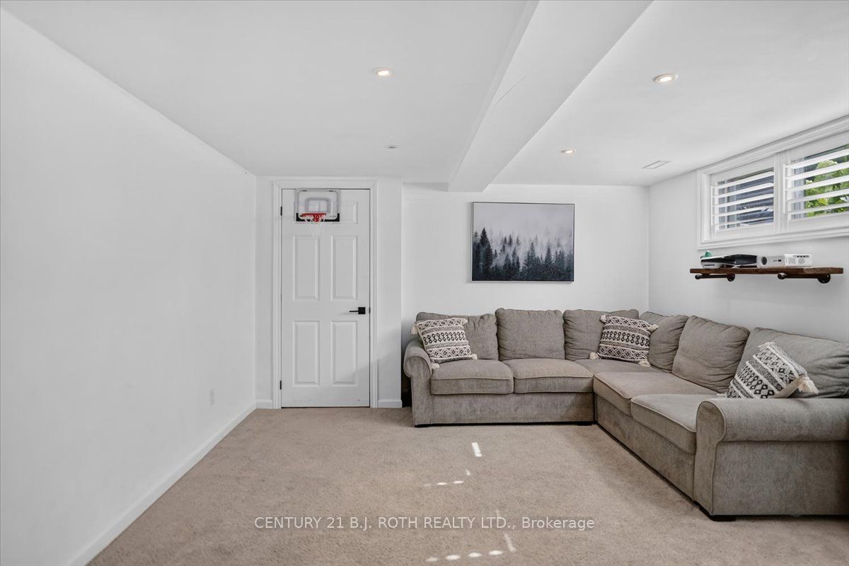 13 Clover Avenue Property Photo 37