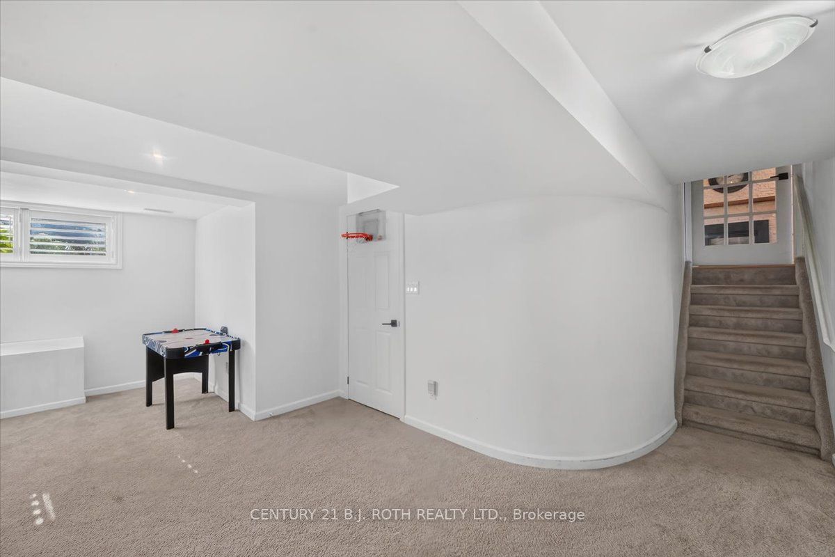 13 Clover Avenue Property Photo 39