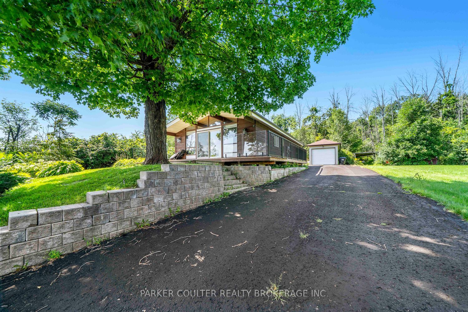 2238 Lakeshore Road E Property Photo 3