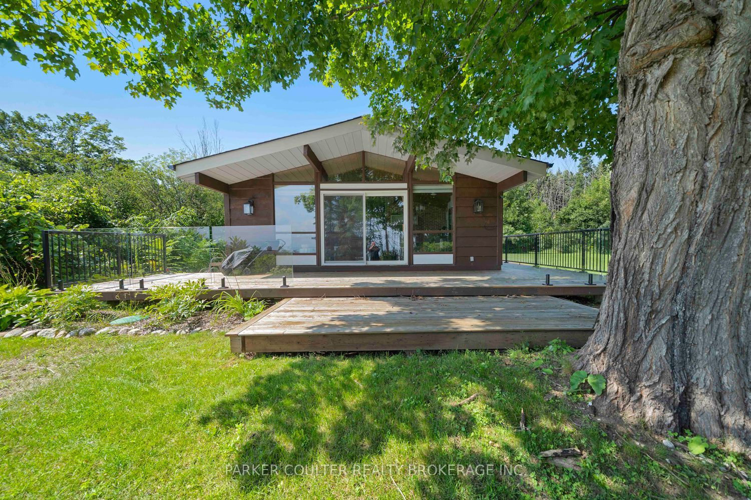2238 Lakeshore Road E Property Photo 4