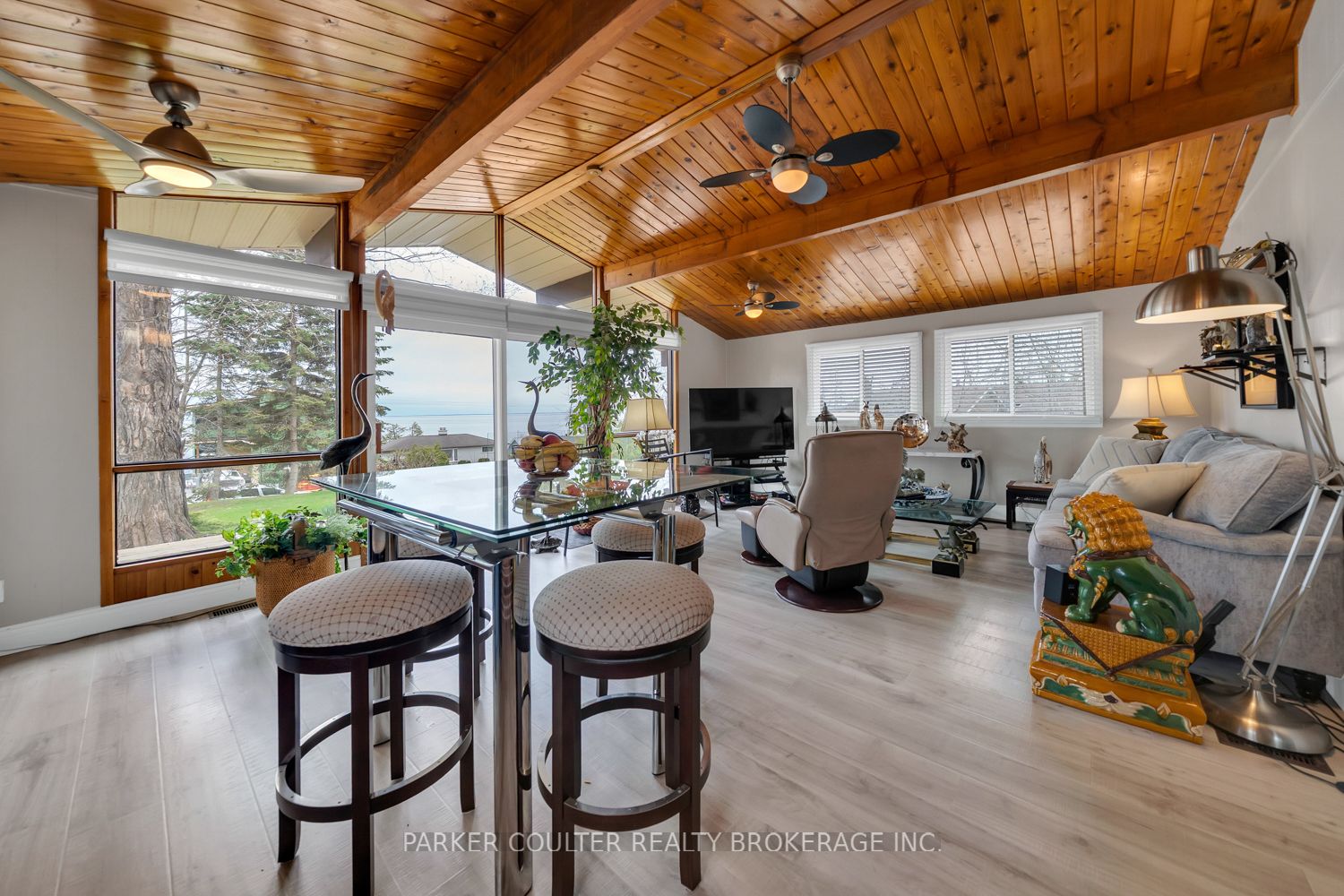 2238 Lakeshore Road E Property Photo 6