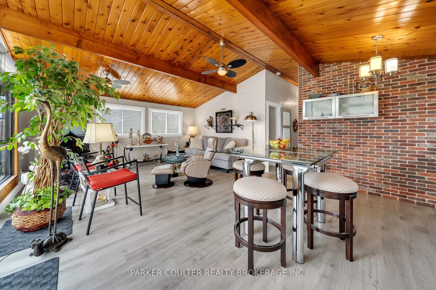 2238 Lakeshore Road E Property Photo 7