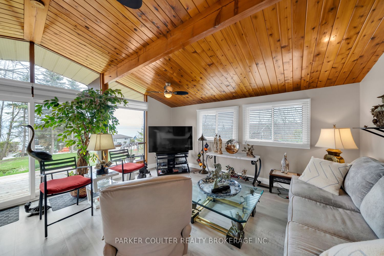 2238 Lakeshore Road E Property Photo 9