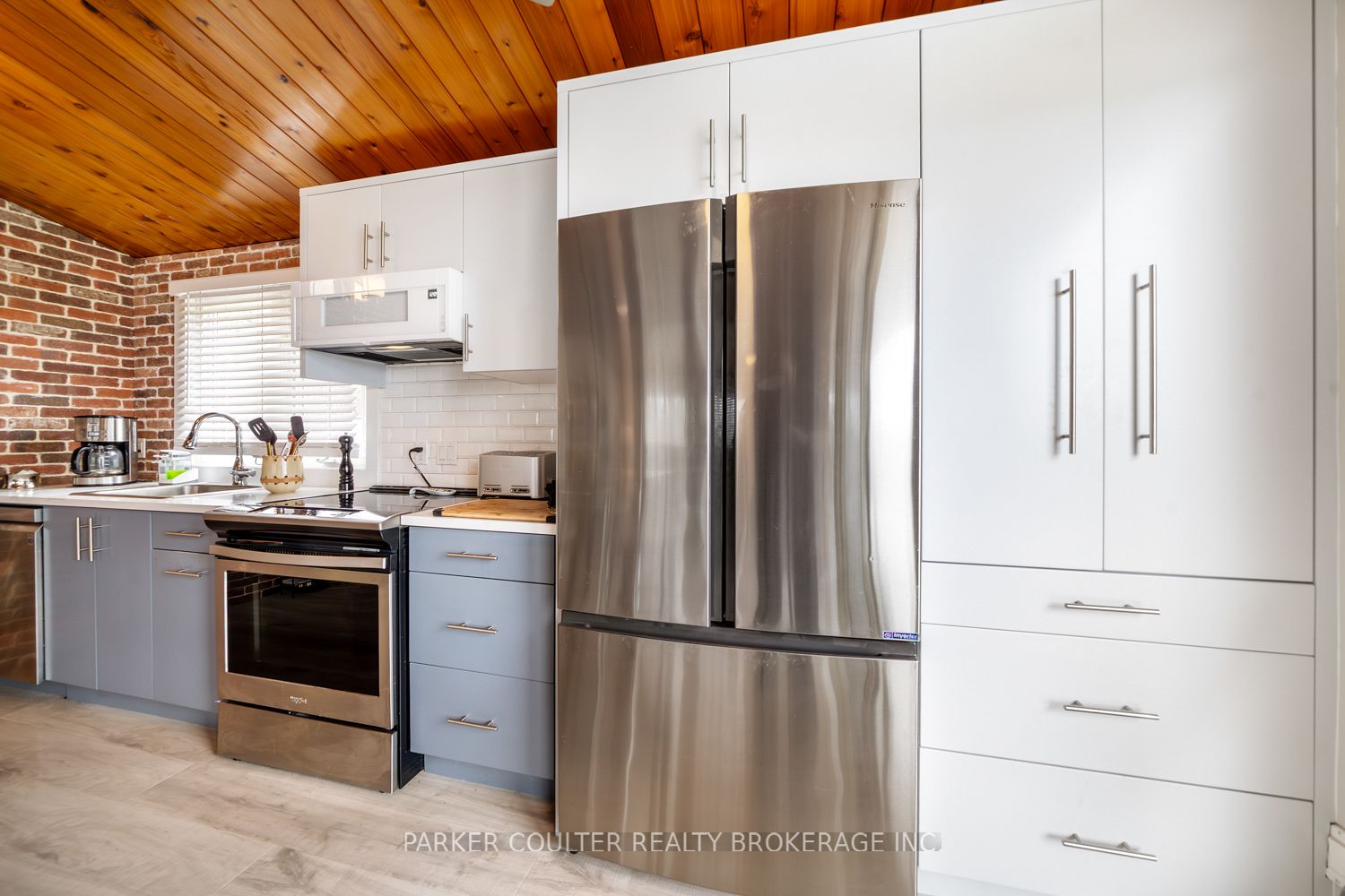 2238 Lakeshore Road E Property Photo 14