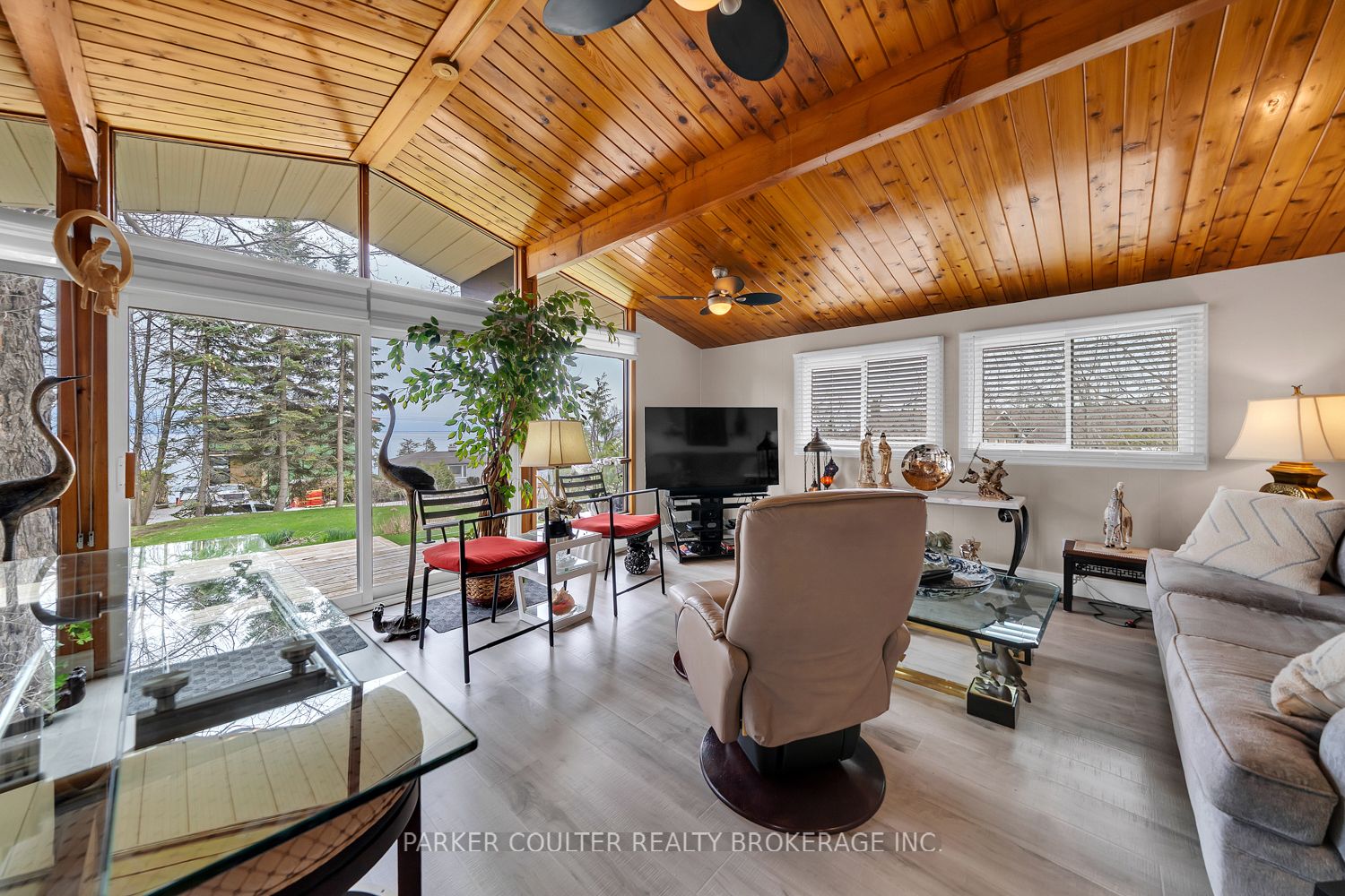 2238 Lakeshore Road E Property Photo 17
