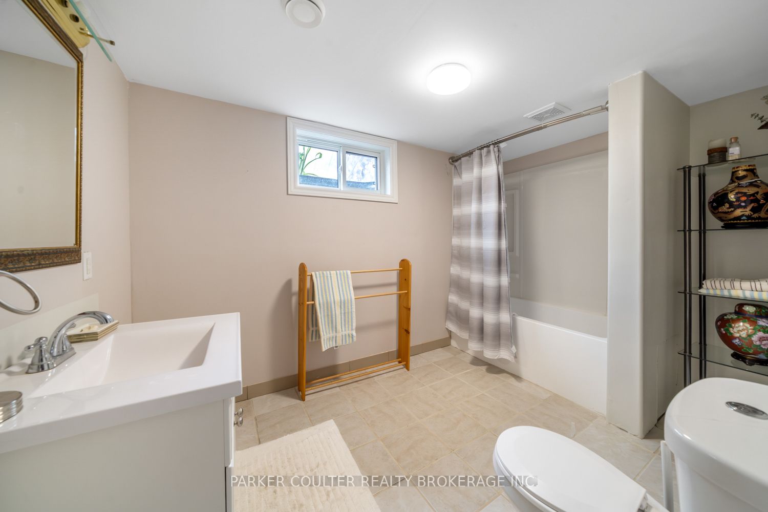 2238 Lakeshore Road E Property Photo 37