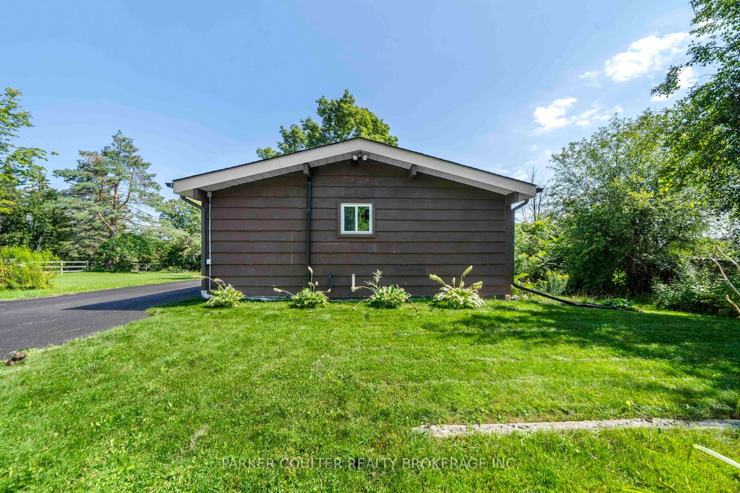 2238 Lakeshore Road E Property Photo 43
