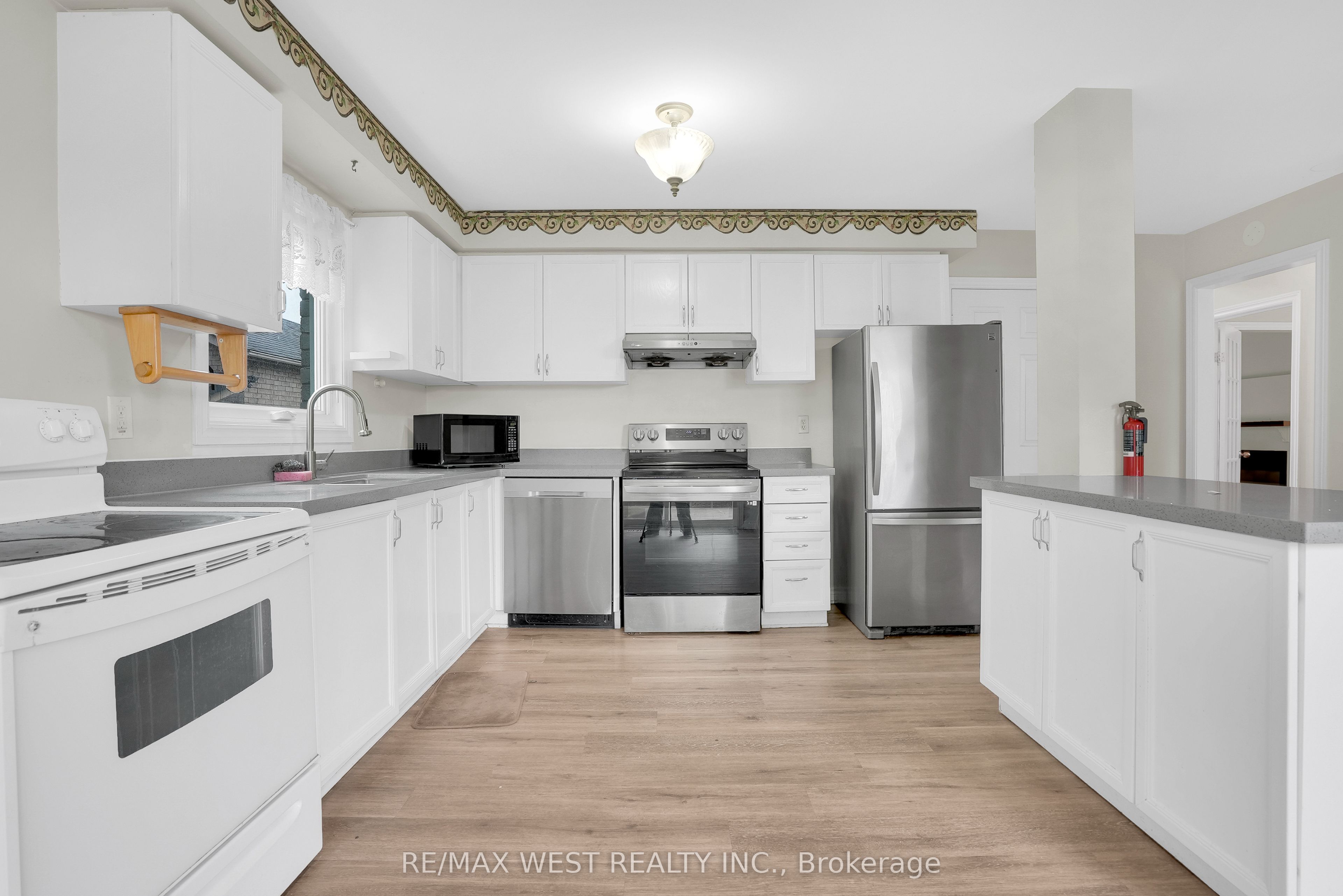 1 Cardinal Street Property Photo 6