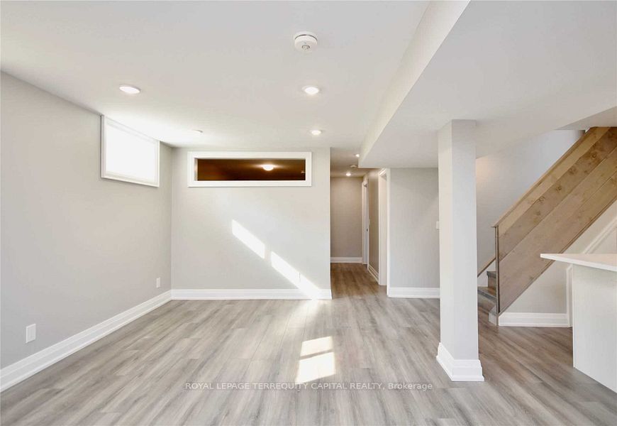 192 Wellington Street E Lower Property Photo 3