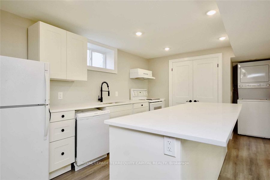 192 Wellington Street E Lower Property Photo 8