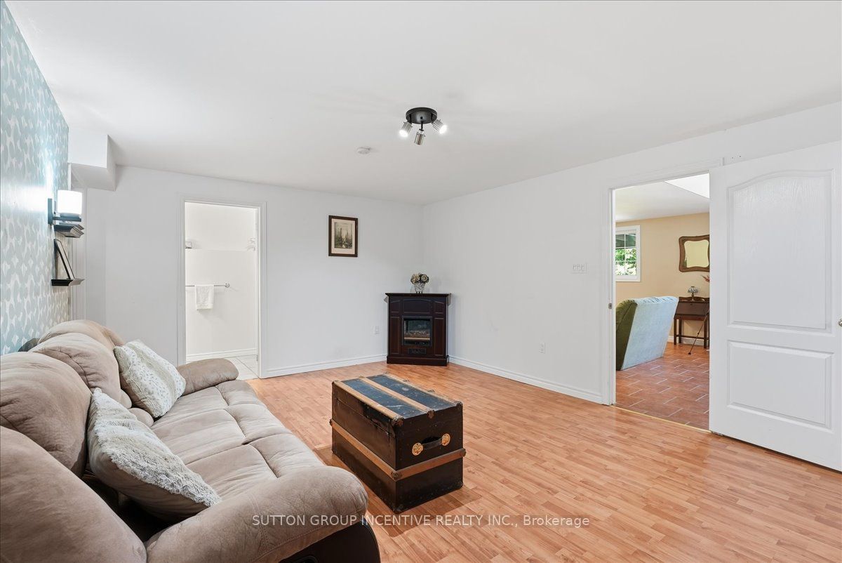 200 Cumming Drive Property Photo 33