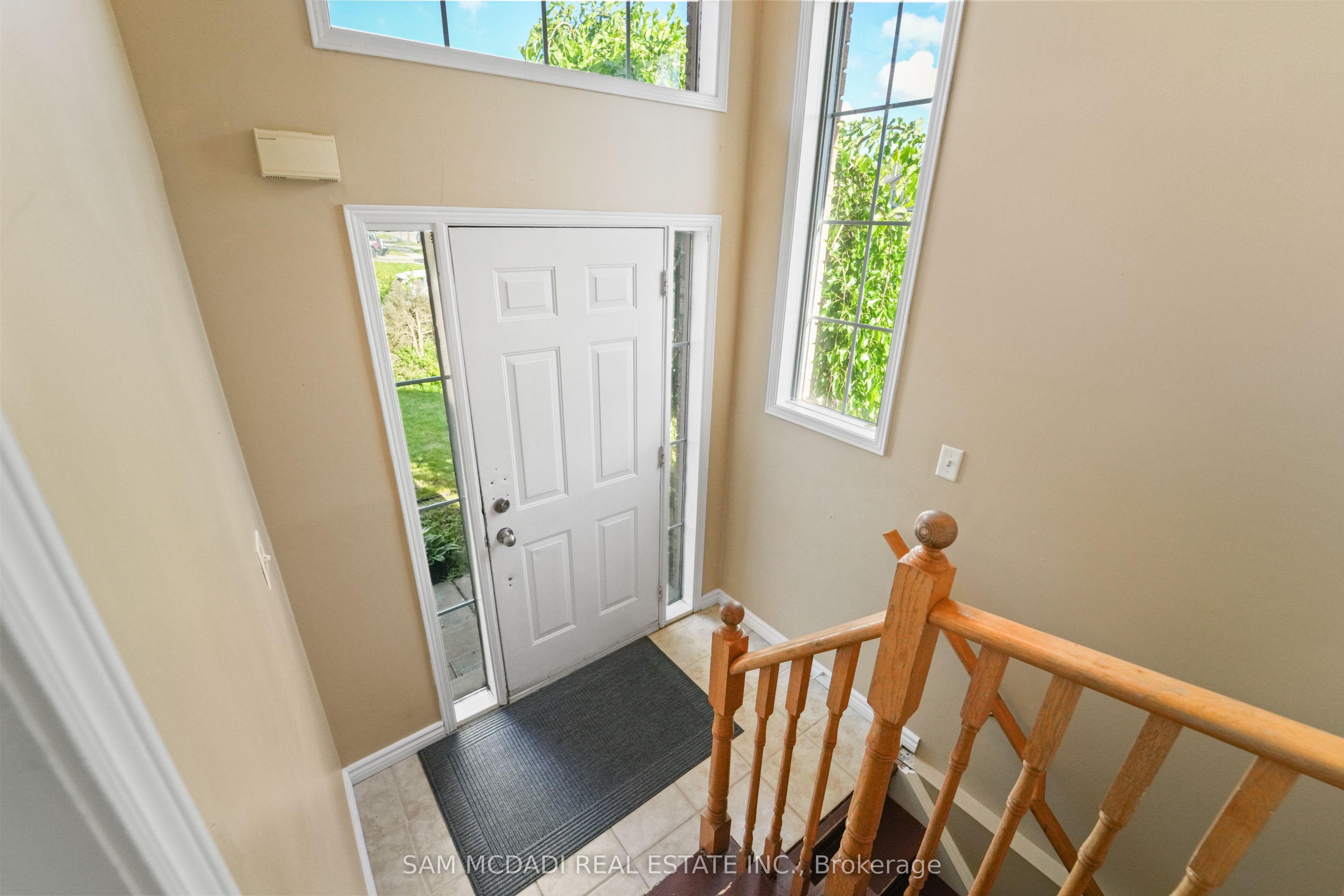 87 Rundle Crescent Property Photo 2