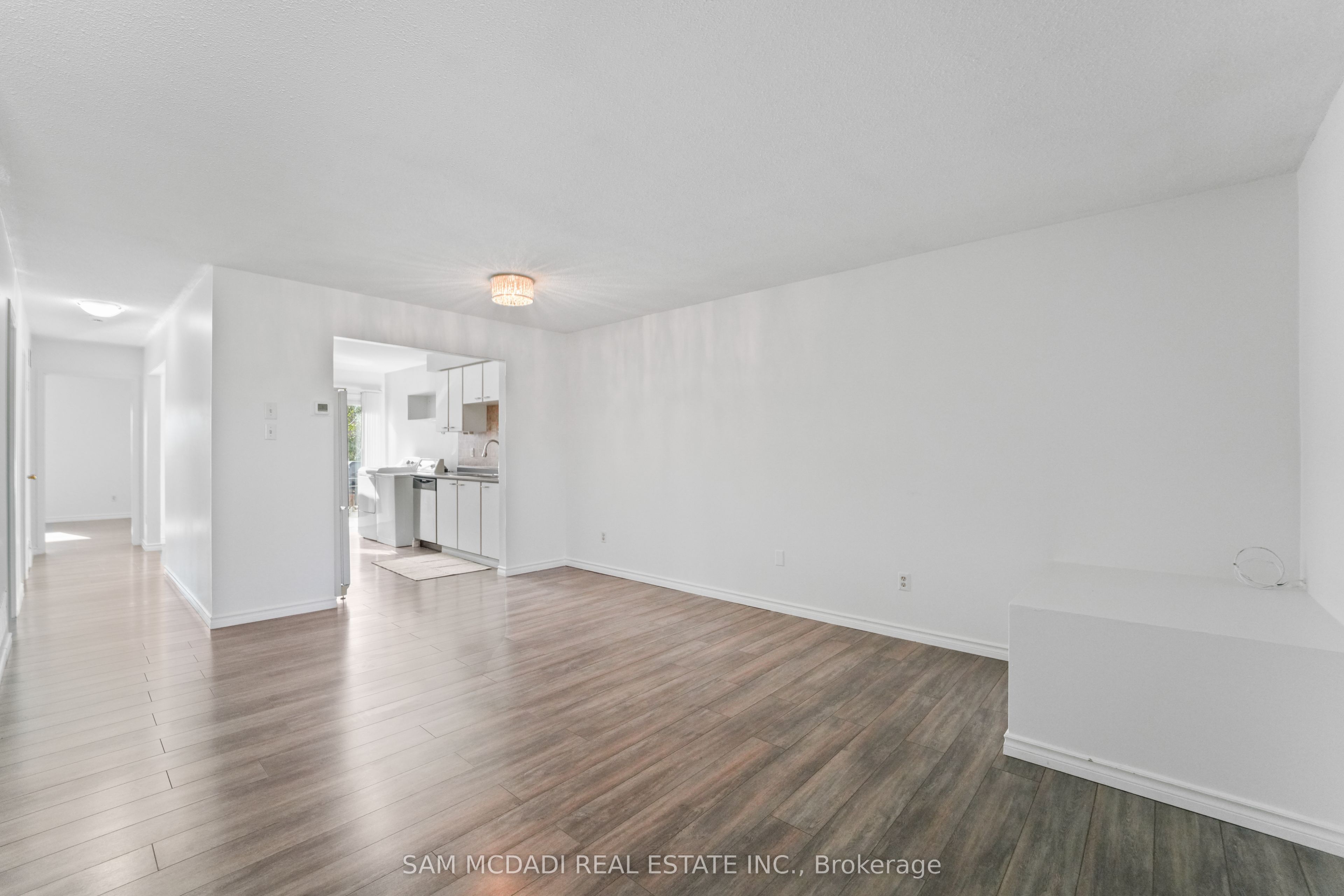 87 Rundle Crescent Property Photo 3