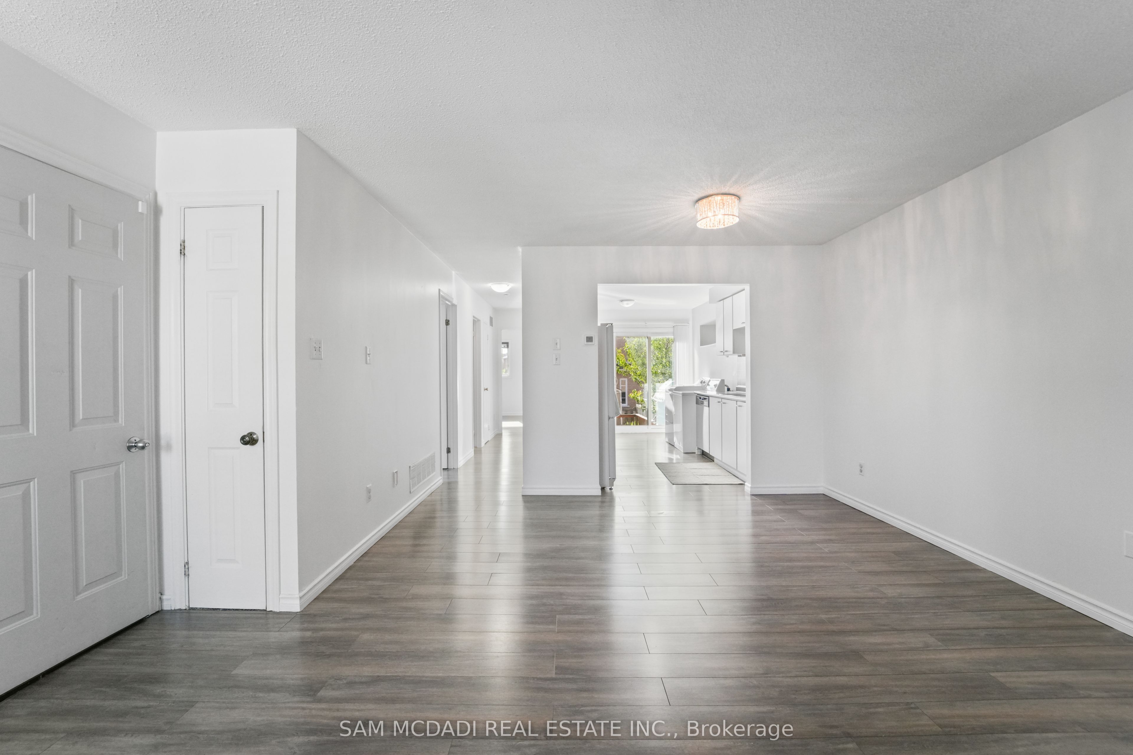 87 Rundle Crescent Property Photo 4