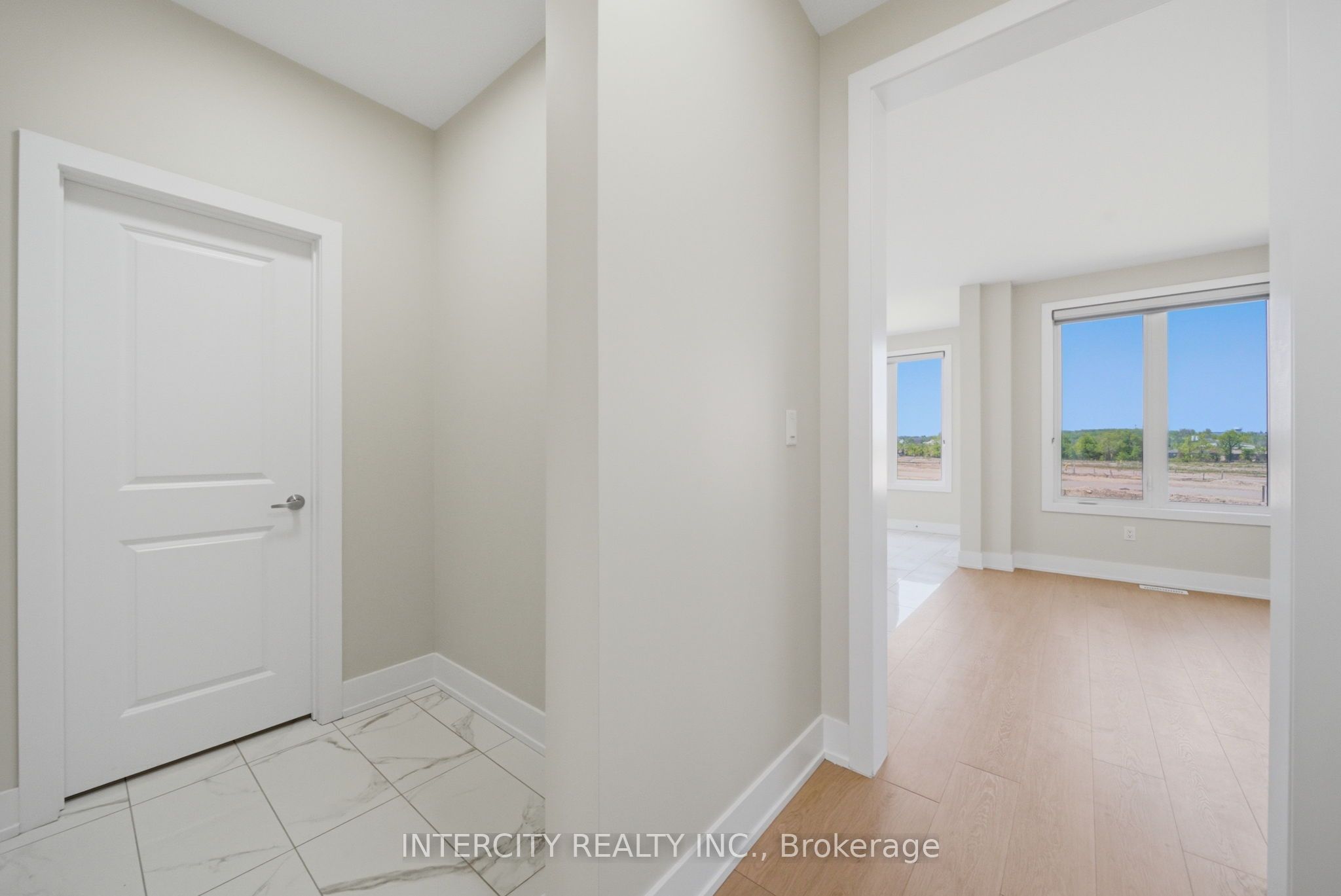 10 Kingsbury Trail Property Photo 8