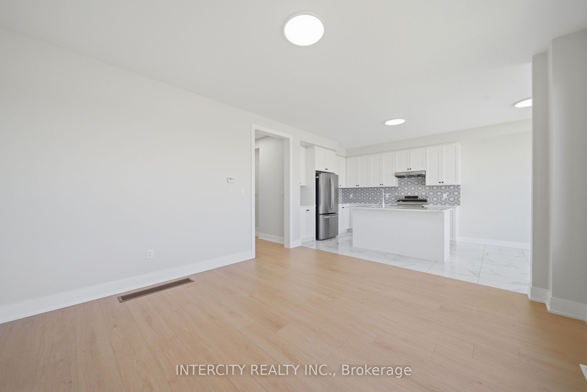 10 Kingsbury Trail Property Photo 26