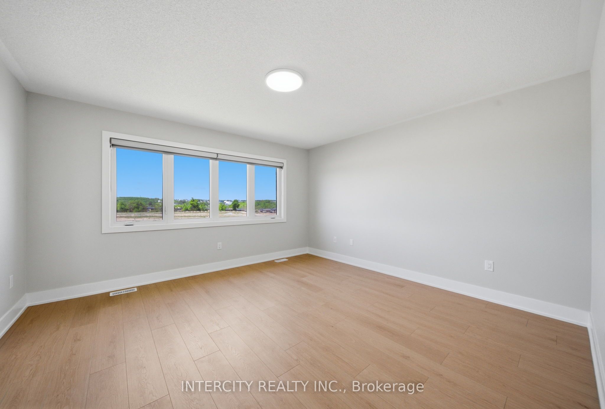 10 Kingsbury Trail Property Photo 29